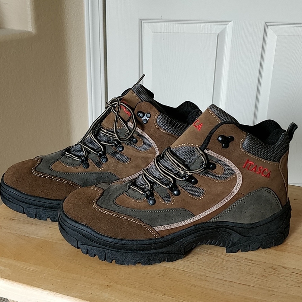 NWT men's hiking boots